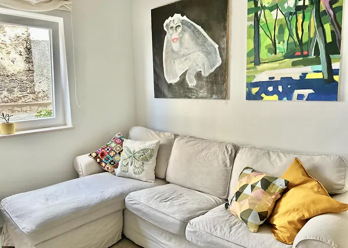 Light & Modern 3br 홈스테이