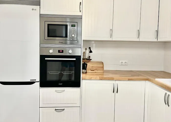 Light & Modern 3br 가라치코