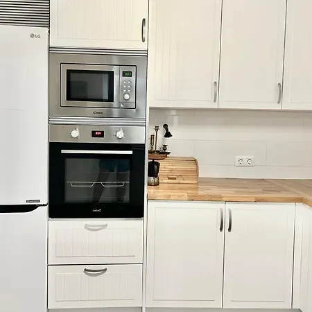 Light & Modern 3br Гарачико