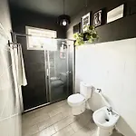Проживание в семье Light & Modern 3br *